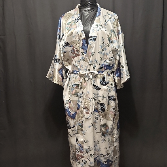 Oriental Style Kimono Robe - Picture 1 of 4